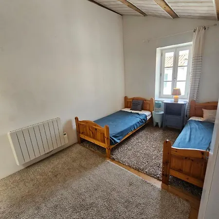 Maison Rétaise Près De La *